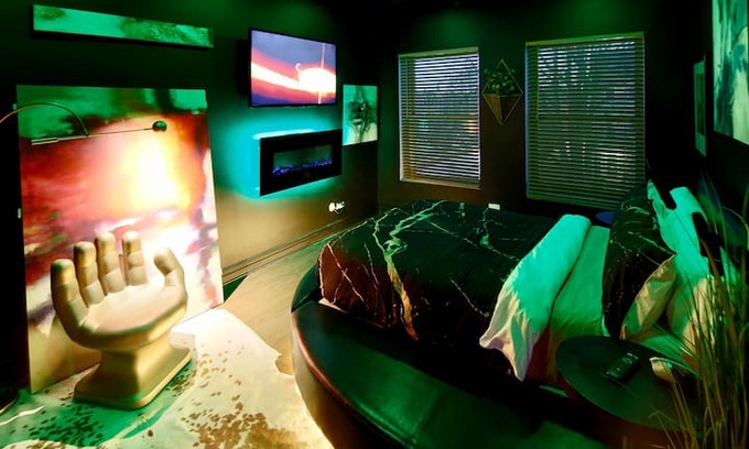 Grand Boulevard Apartment | LUXRO “Space Suite” Blackout Lux