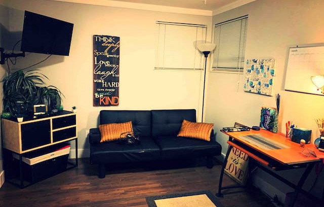 Aurora Hills House | Great location w/ jacuzzi! 420 friendly! Airport