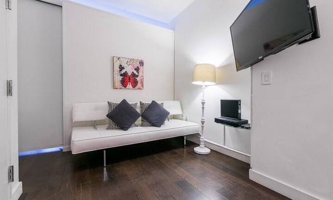Financial District Apartment | Bright and cozy 2 BR in Financial District