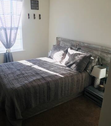 Dover Apartment | Quaint Private Bed & Bath