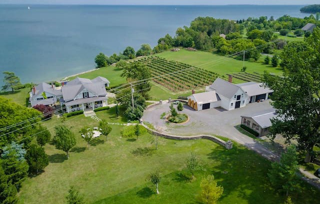 Waupoos Cabin | CRESSY HOUSE - Entire Property - WATERFRONT/POOL