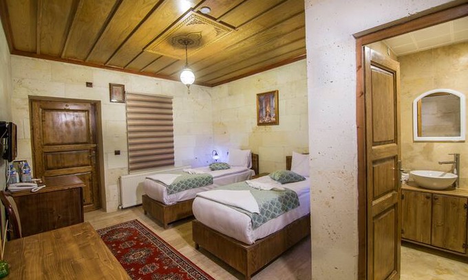 Goreme Bed & Breakfast | Özbek Stone House Twin Bed Room