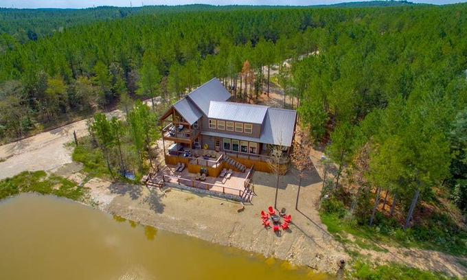 Broken Bow Cabin | Shore to Please HIGH LUXE 5 Bedroom Cabin on Private Pond