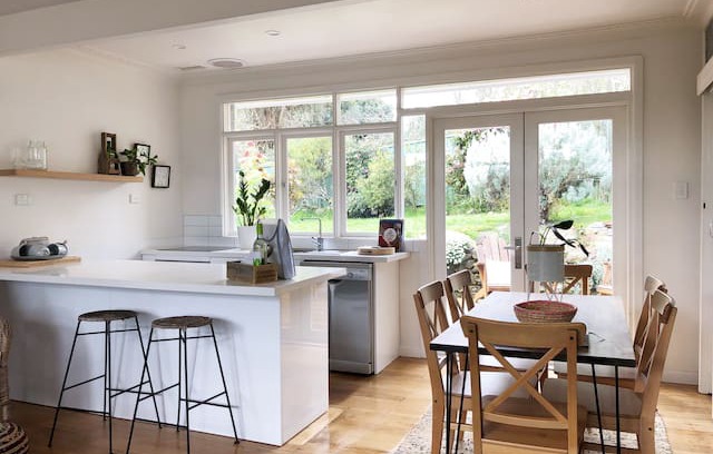 Daylesford House | "Morrie" mid century cottage Daylesford central