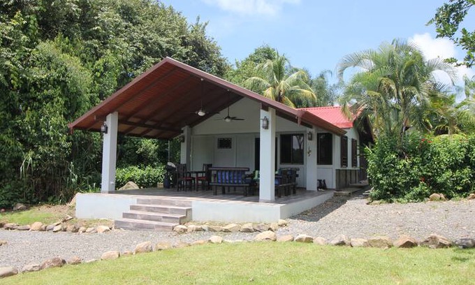 Ojochal House | Casa Linda - 2 BR Mountain-View home with pool