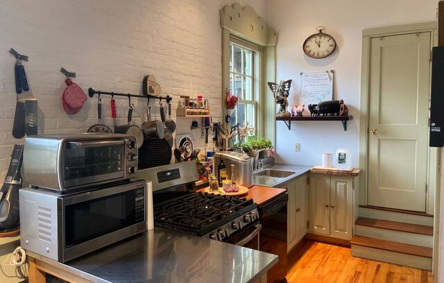 Piermont Apartment | Animal Lovers Only......