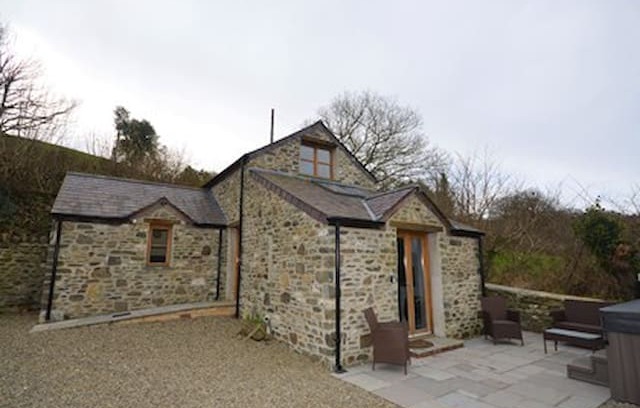 Aberaeron House | River Aeron Barn, (with hot tub)
