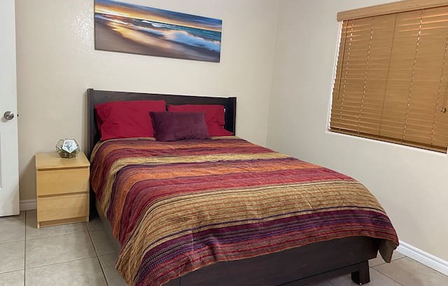 Nestor Apartment | Beach Get-Away (apartment room W/ pool + Hot tub)