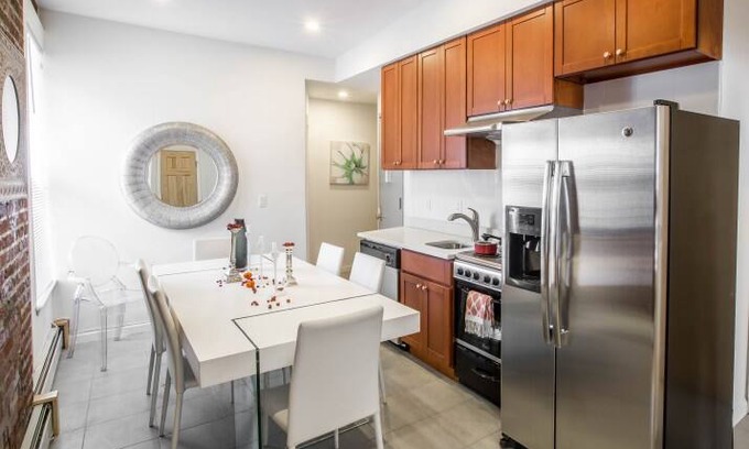 Sutton Place Apartment | Perfect 4b4b place for groups in dawntawn