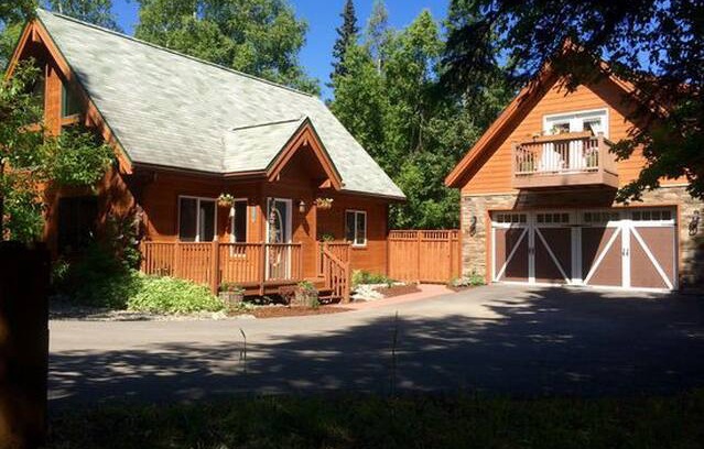 Huffman - O' Malley House | Beautiful 2 Bedroom Cabin in South Anchorage