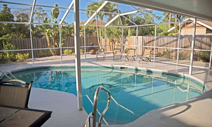 Naples Park House | North Naples Beach Bungalow