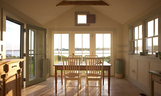 Shinnecock Hills House | Fabulous Southampton Waterfront Beach House