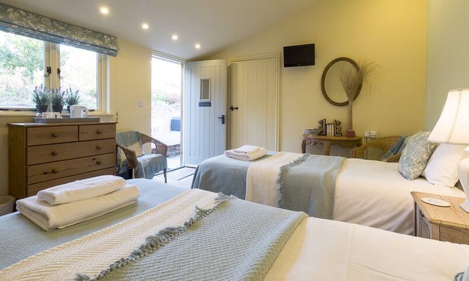 Lugwardine Bed & Breakfast | The Steppes B&B Blue Room