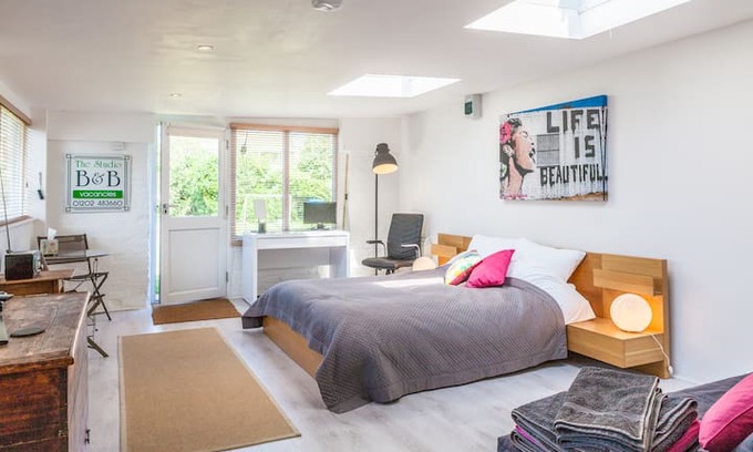 Christchurch House | The Studio B&B Luxury Garden Room