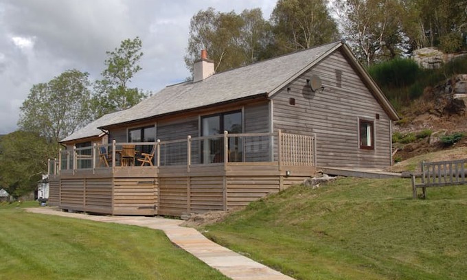 Strontian Cabin | Cottage with stunning sea loch view