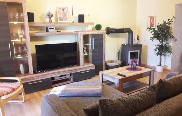 Uehlingen-Birkendorf Apartment | "Charlys Bleibe" - Gemütliche Gastunterkunft