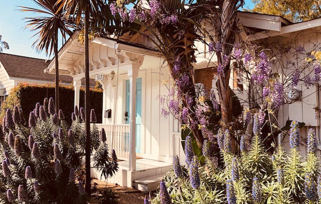 Lower State Cabin | La Petite Maison Blanche. Perfect cozy getaway!