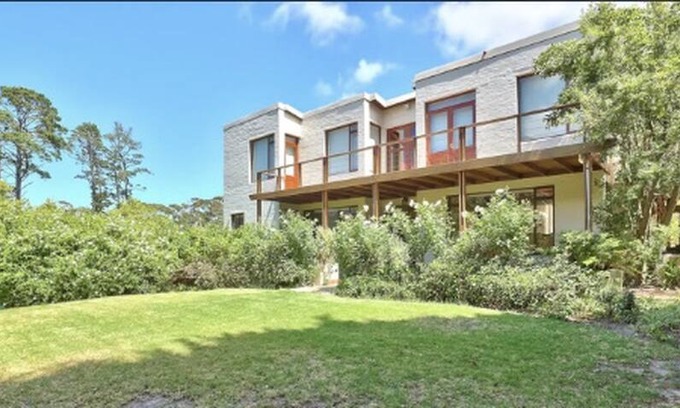 Hout Bay House | Family home surrounded by mountain nature