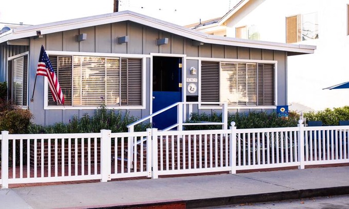 Balboa Island Cabin | MontValMar Cottage - Balboa Island/Newport Beach