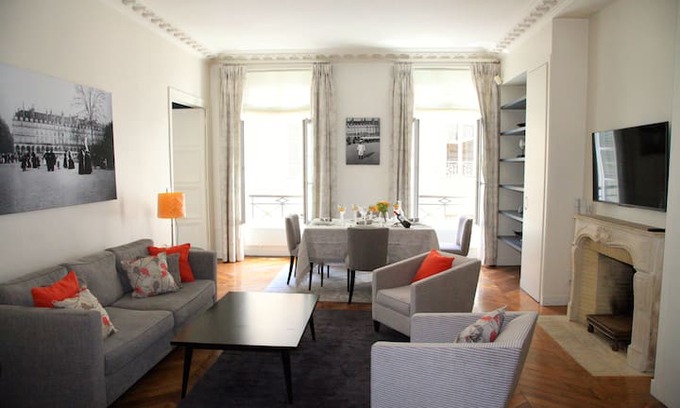 8th Arrondissement Apartment | Luxury Apartment on Champs-Elysées.