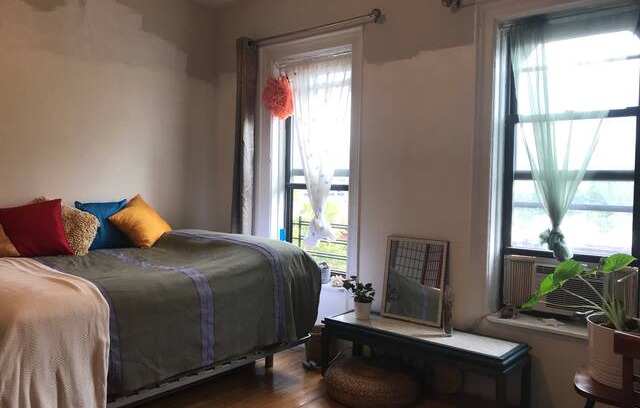 Bedford-Stuyvesant Apartment | Big & Bright Bed-Stuy Bushwick Border Boudoir