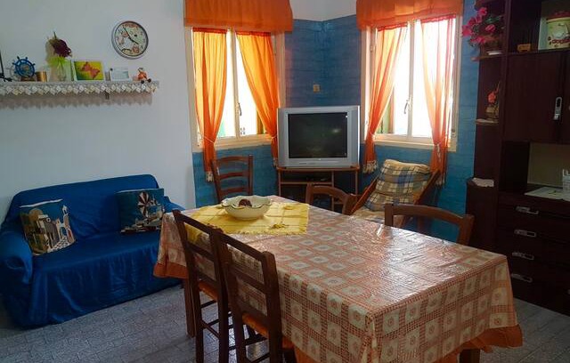 Linosa House | Casa Ilenia in paese