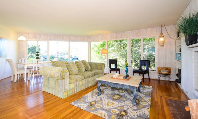 Village of La Jolla House | Charming La Jolla Cottage - Village