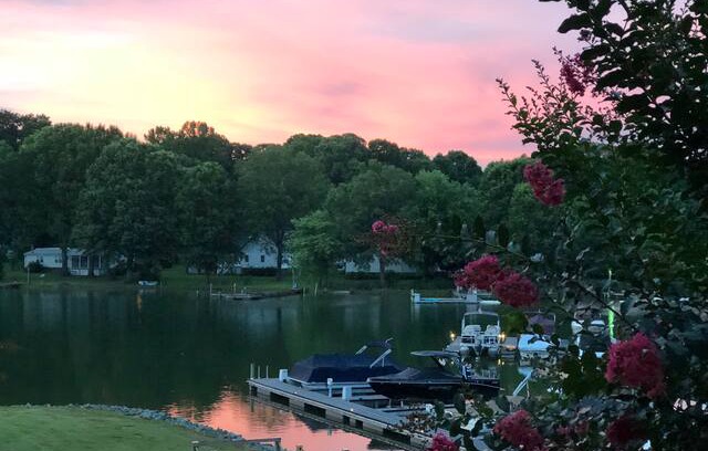 Mount Mourne Apartment | Stay on Lake Norman in a sweet suite by the water!