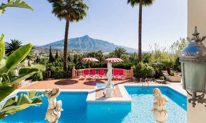 Nueva Andalucia Villa | Puerto Banús Most Exclusive 8 Bedroom Villa!