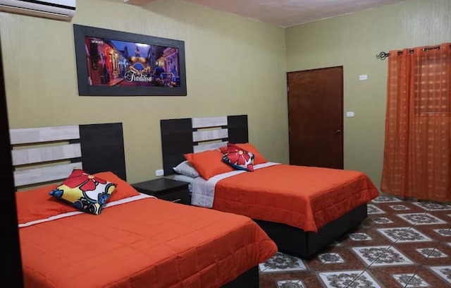 Sipacate Hotel | HOTEL LA IGUANA DORADA