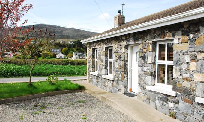 Carlingford House | Glenshee Cottage