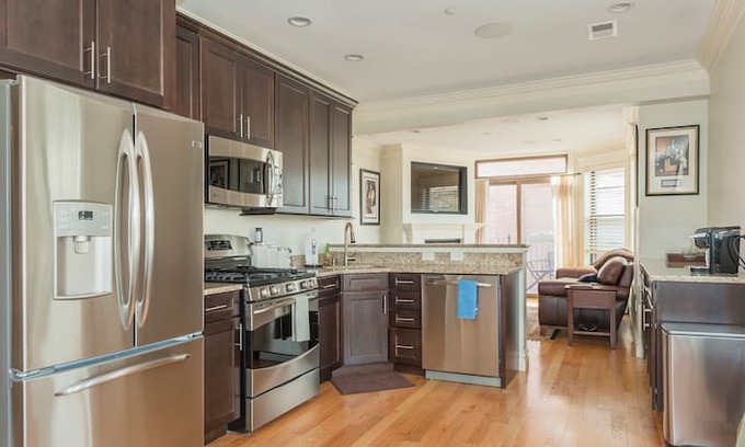 Fenway–Kenmore Apartment | Brownstone Luxury Penthouse Condo