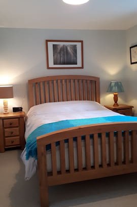 Llangynog House | Dolau Cottage - cosy double bedroom with ensuite