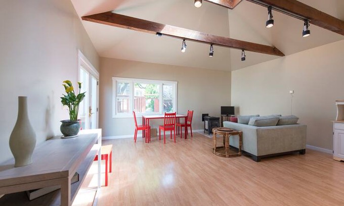 Cleveland Heights House | Charming Garden Cottage in Oakland