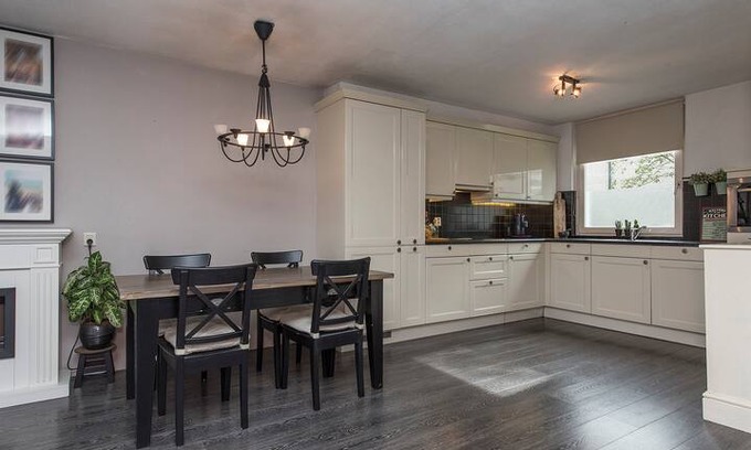 Almere Stad House | Hoekwoning Almere stad- 30 min. AMSTERDAM