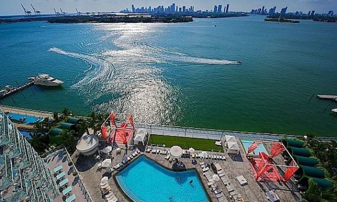 West Avenue Apartment | LUXURIOUS SOUTH BEACH HOTEL ROOM