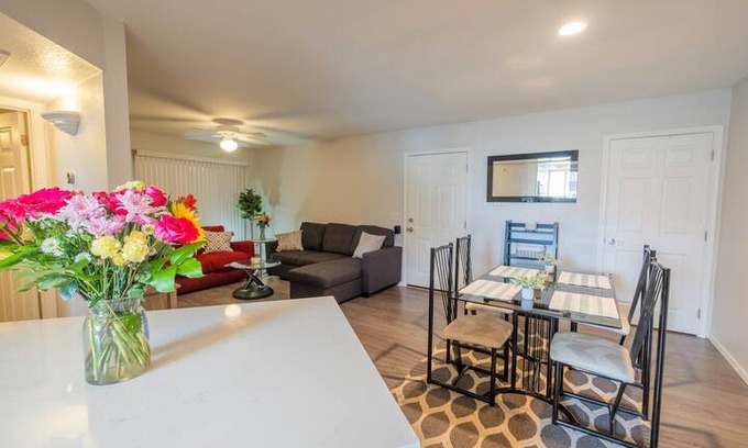 Orangedale Apartment | Arcadia/Scottsdale Luxury Full Sized Condo