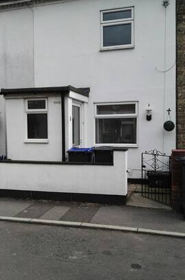 Salisbury House | Double Room near Salisbury City centre