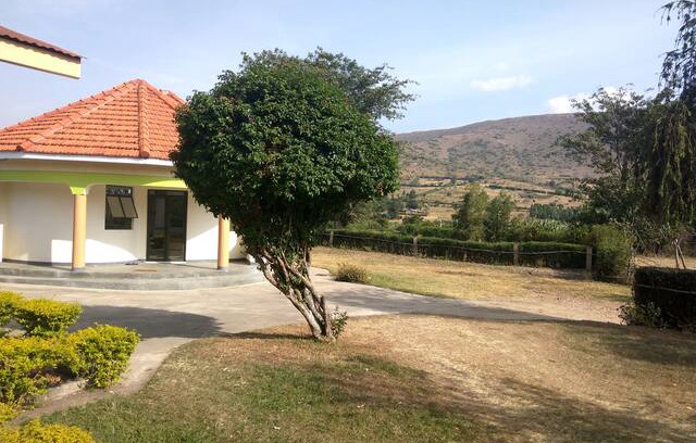 Ntungamo House | Homely Village Cottage - Rwentobo, Rubare Sub-Cnty
