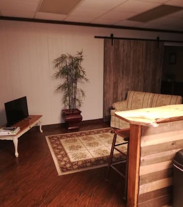 Warrenton Apartment | Country House Style Apartment