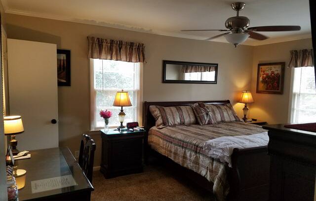 Dublin House | Brookhaven #1 King bed - Dublin,GA