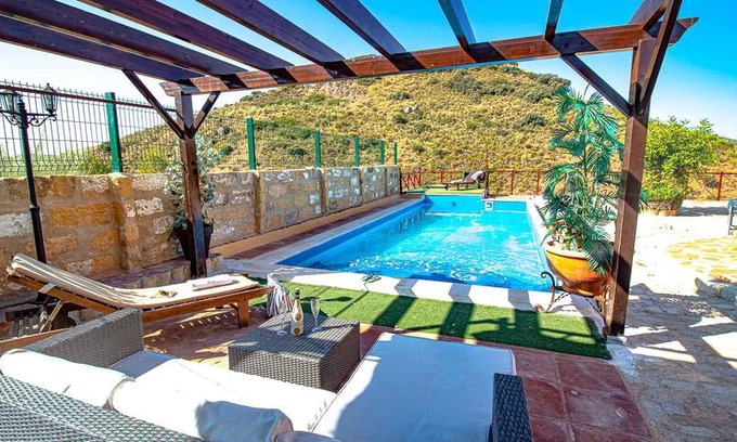 Los Corrales Cabin | Casa Rural en Osuna, Piscina privada,
