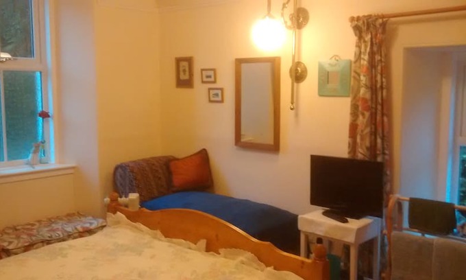 Caputh Bed & Breakfast | Cosy and traditional country cottage near Dunkeld