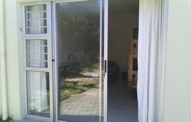 Blue Horizon Bay Apartment | Prickly Pear Backpackers