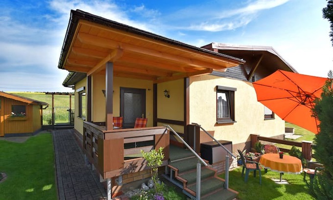 Grossbreitenbach House | Cozy Holiday Home in Großbreitenbach near Schwarza Valley
