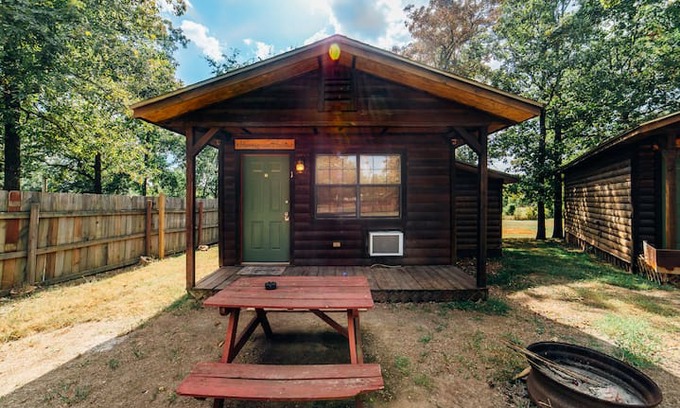 Hochatown Cabin | Sleepy Hollow Honeymoon cabin Centrally Located in the Heart of Hocatown! Walking Distance to Area Attractions.