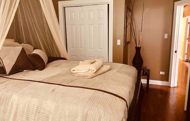 Greater Grand Crossing Apartment | 3bedroom Sparkling Clean Condo