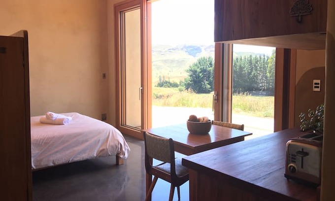 Hawke's Bay Region House | Straw bale homestay in Maraetotara valley