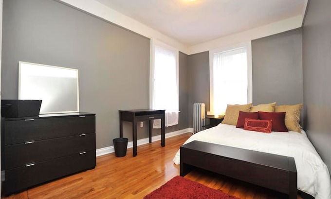 Fort George Apartment | One Fabulous Private Room