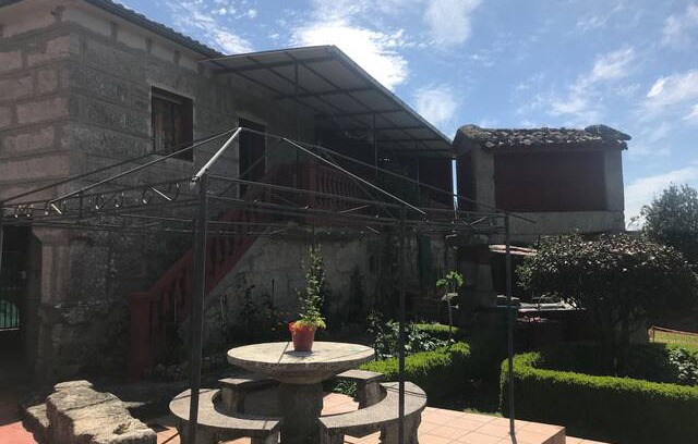 Reza House | Casa rural con piscina. 6 km termas Outariz